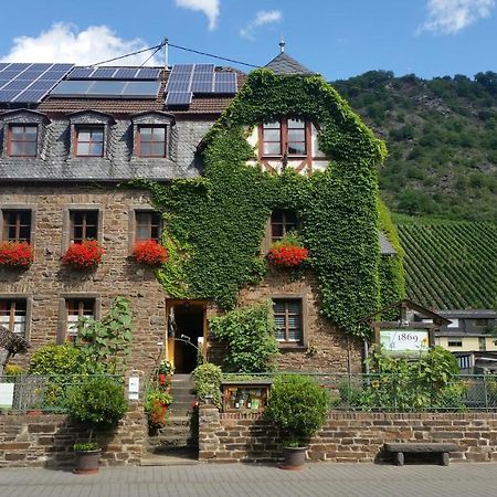 Weingut -1869- Brunnenhof Apartment Hatzenport Luaran gambar