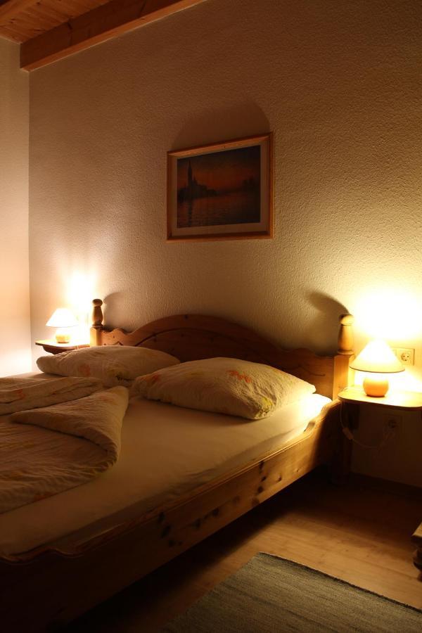 Weingut -1869- Brunnenhof Apartment Hatzenport Luaran gambar